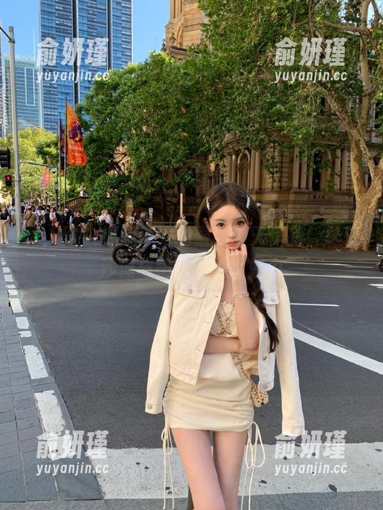 秀人网-温妮 秀人网 - 温妮带来的最新夏天作品,尽享沙滩与阳光的无尽魅力