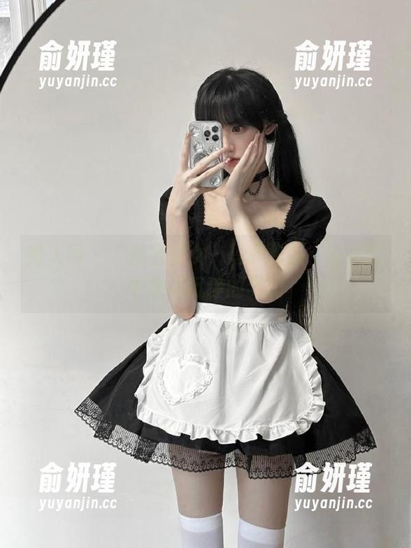 秀人网 - “灿宝修女”写真作品：在光影中拾起沉静的灵魂