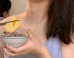 秀人网 – 走入白白Alina女神的无圣光世界，尽览精美图包中的秘密