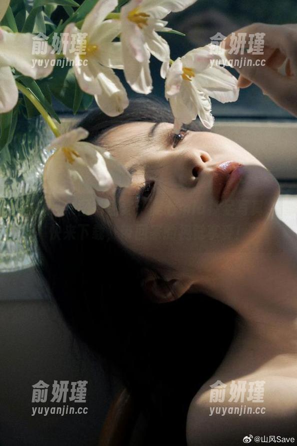 秀人网 - 图片盛宴：美七mia裸足写真，快来下载，带回家的视觉享受！