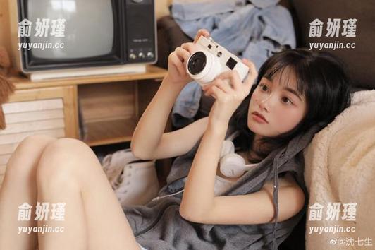 秀人网 - 菲儿beauty白裙定制图集：捕捉每一个瞬间的唯美与浪漫，尽在此处