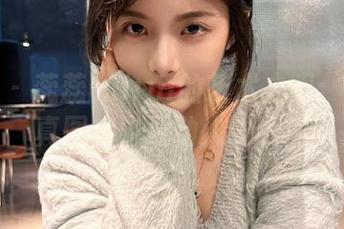 秀人网 – 蕊蕊ruirui的艺术之眼:白色写真图库中最动人的瞬间