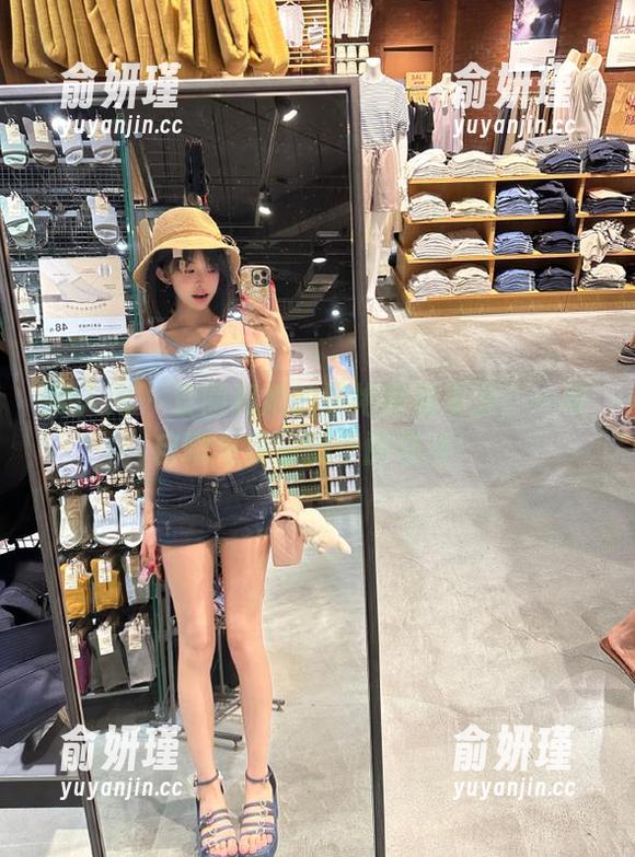 秀人网-袁圆 秀人网 - 袁圆和她的旗袍高清资源:一场自嘲与美丽的华丽碰撞!