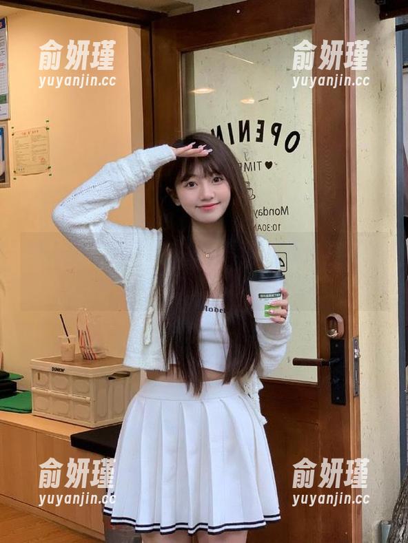 秀人网-金多娜 秀人网 - 金多娜在线分享最新黑白写真,尽享美图中的时光与情感