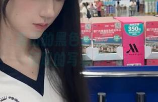 秀人网 – 麦田的黑色梦境:精选五幅令人惊叹的写真集作品