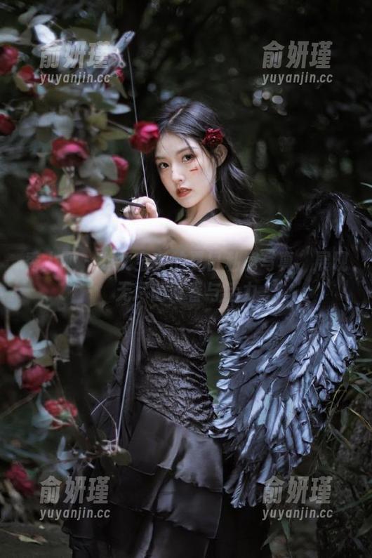 秀人网-龙女宝宝 秀人网 - 龙女宝宝的夏日私房写真,展现无尽的青春与活力