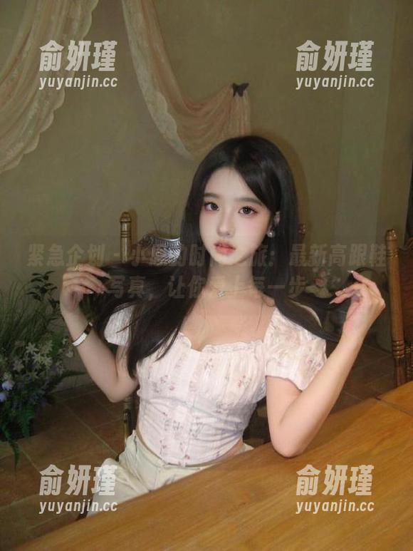 紧急企划 - 小恩的时尚之旅：最新高跟鞋写真，让你爱上每一步