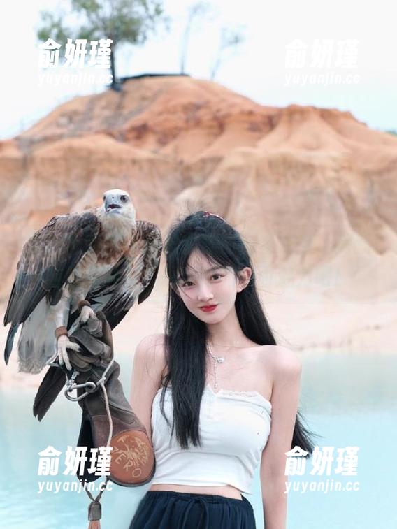 紧急企划 - 小恩护士美图合集来袭，清新与性感并存，探索她的多面魅力吧！