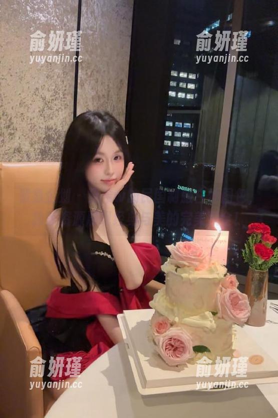 紧急企划 - 见希w的民国制服白丝图包，独家资源展现经典与美的完美双全！