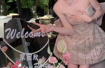 紧急企划 – 见希w白丝制服写真,最新照片犹如春风拂面,暖意满满!