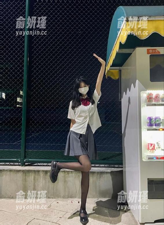 美媛馆-唐琪儿Beauty 美媛馆 - 唐琪儿Beauty全套职业装原图,捕捉职场的优雅与坚定的力量