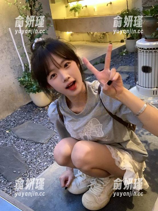 美媛馆-田芯娜Angel 美媛馆 - 私拍写真之旅:田芯娜Angel与裤里丝的完美邂逅