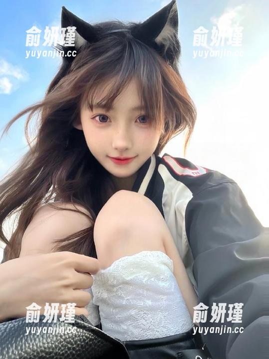脸红Dearie 微密圈 - 精选“脸红Dearie毛衣”图包,尽享优雅与舒适的最佳结合,完美摄影时刻!