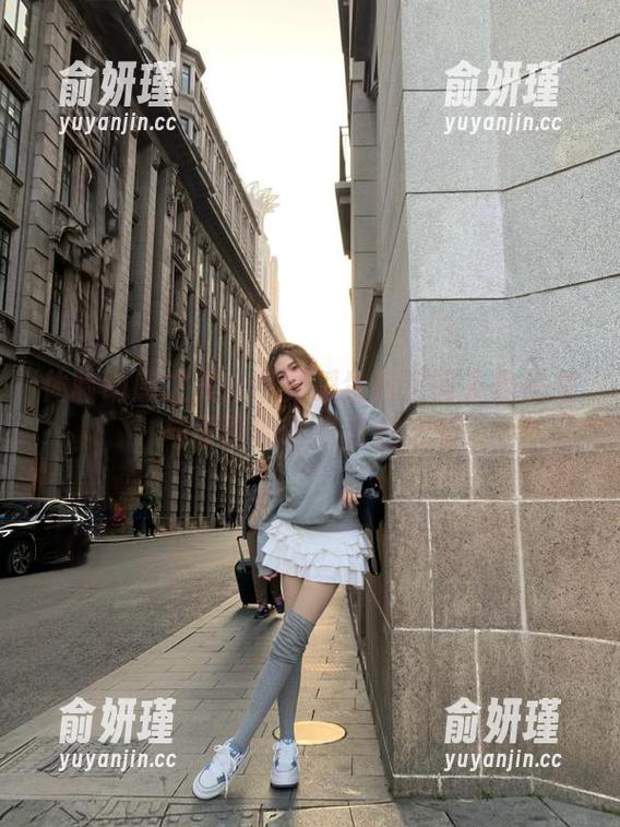 体验动感之美：《舞蹈生日记简》作品集与原图的艺术交融之旅