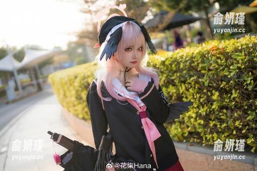 校服记忆：花柒Hana独特视角的作品合集，重温那些难忘的校园瞬间