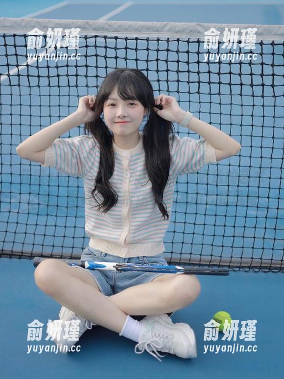 花漾show-朱可儿 花漾show - 探索朱可儿轻薄通透的艺术之美:图集分享带你领略她的独特风格