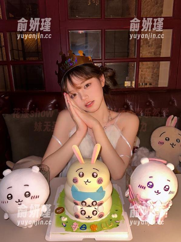 花漾show-黄乐然 花漾show - 真实与美的对撞:黄乐然学妹无圣光写真图片的独特魅力