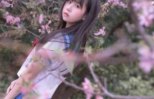 采用无圣光的拍摄手法，萌芽儿o0少女午后套图大揭秘