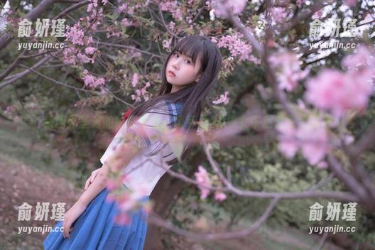 采用无圣光的拍摄手法，萌芽儿o0少女午后套图大揭秘