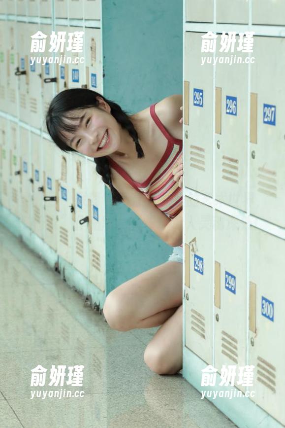 葱油饼er 微密圈 - 探索《葱油饼er》的艺术世界,“修女”作品图片引领你走入灵魂深处!