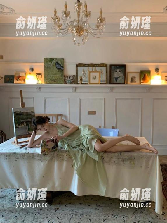蜜桃社-陆萱萱Cecilia 蜜桃社 - 少女陆萱萱Cecilia的私房写真:在镜头下挖掘细腻心情,玩味青春困扰