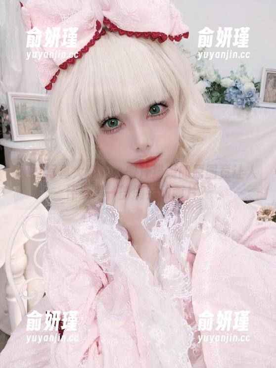 巫女写真大翻转：蜜汁猫裘的原图竟让人怀疑是一部搞笑动画片？