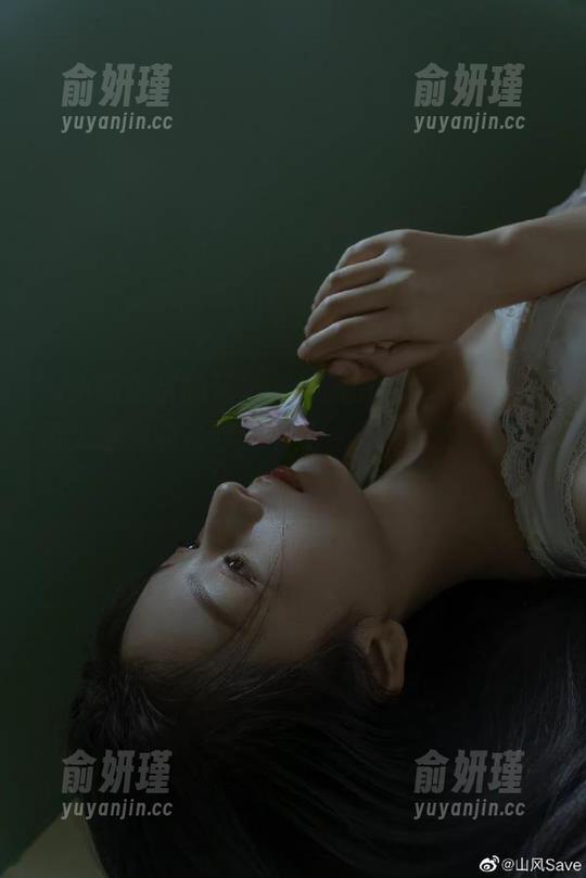 袜小喵推出的花姑娘美图图集，瞬间带你进入浪漫的花园，感受春天的气息，别错过哦！