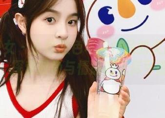 觅芙少女 – 小玲黑色写真作品的灵感来源：探索时尚与情感的无尽可能
