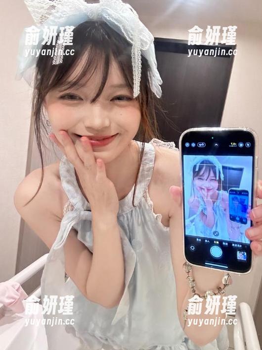语画界 - 收集Emily顾奈奈酱秘书魅力，极致套图下载让你乐在其中！