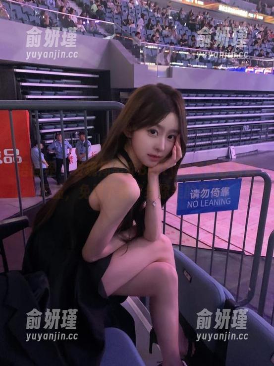 语画界 - 发现周思乔Betty的第四套写真作品，免费下载带给你美的享受！