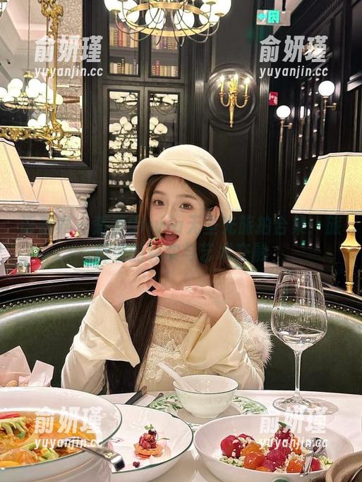 语画界 - 楚恬Olivia无圣光旅拍合集：旅行中的真实与艺术交融