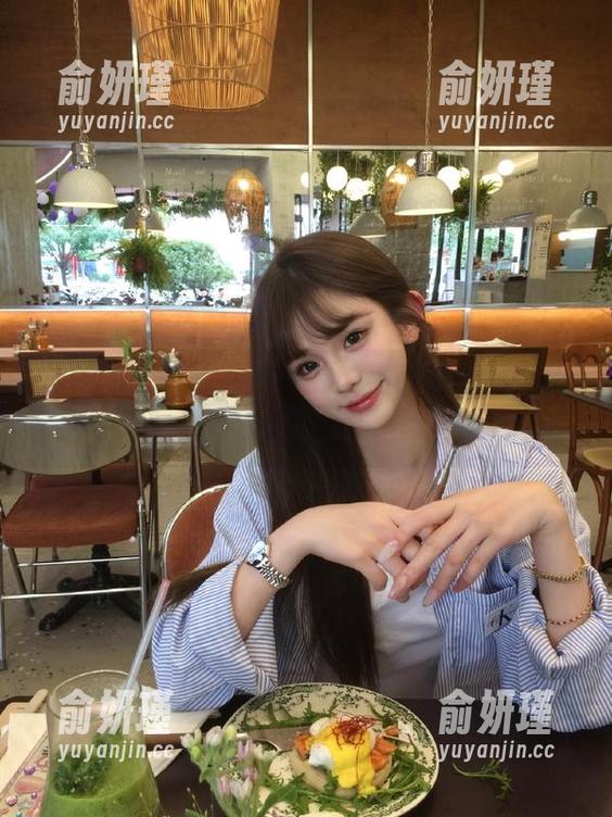 语画界-玥儿玥er 语画界 - 从玥儿玥er的旗袍美丽合集中找到灵感,获取新颖壁纸!