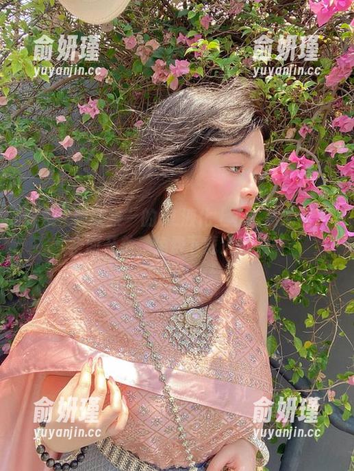 阿寨寨 探索“阿寨寨”的OL液化上衣!高清图库全面开放,免费下载进行中!