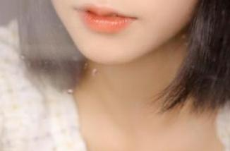微密圈 – 饱览绝美画面:陈佩奇美腿高清原图展现无与伦比的气质
