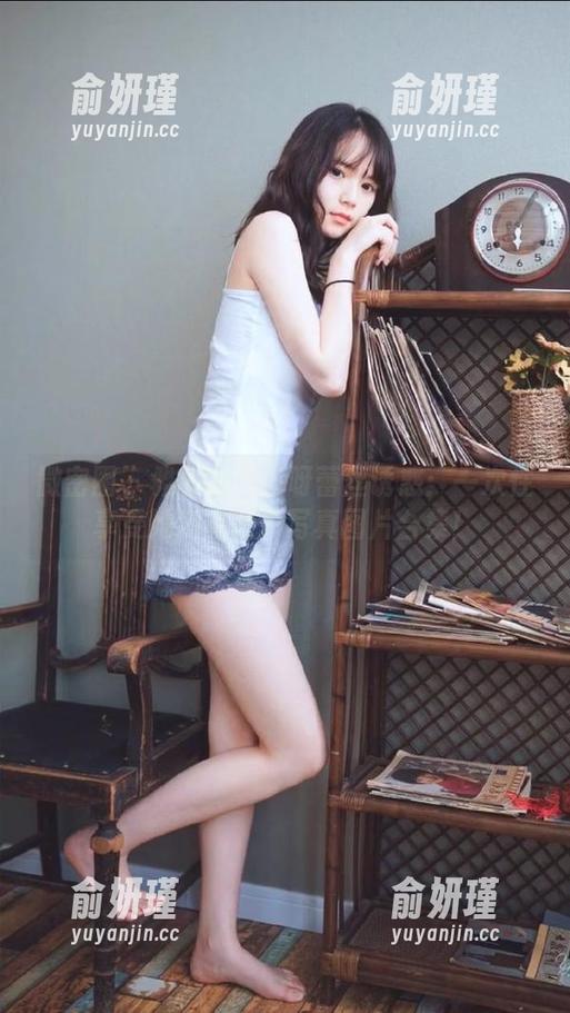 微密圈 - 雅雅的气质呀蕾丝诱惑：一次性享受她所有精彩写真图片合集！