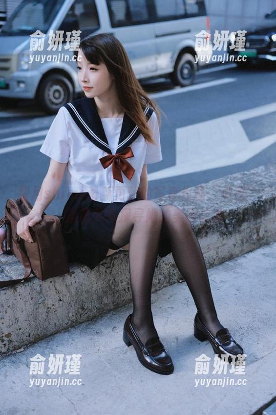 霜月shimo最新更新的写真作品“贞德”，邀你共同探寻她的美丽故事