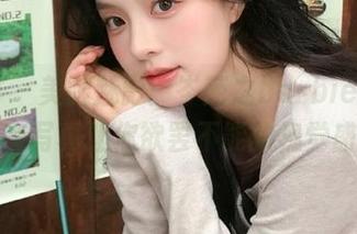 青豆客 – 美腿魅影：岑苑之barbiebaby全套写真让你欲罢不能的视觉盛宴