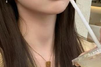 青豆客 – 一览无遗的柠檬c_lemon蕾丝图包分享，展现她的独特风格与创意灵感！