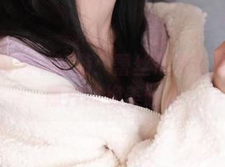 在风之领域中畅游：蕾丝吊带写真原图与照片的绝美碰撞