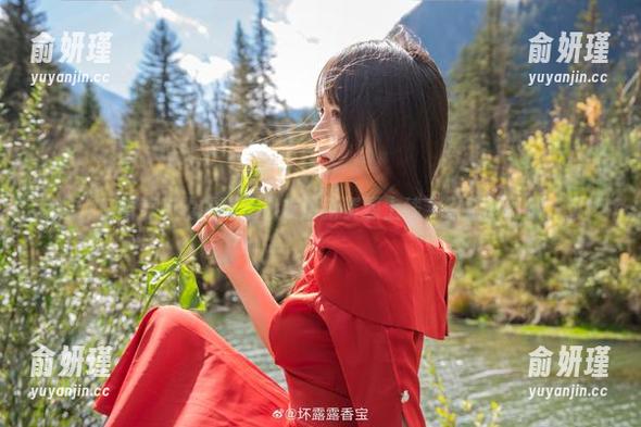 香草喵露露 向前冲!香草喵露露绿色泳衣最新资源上线,抓紧时间别错过!