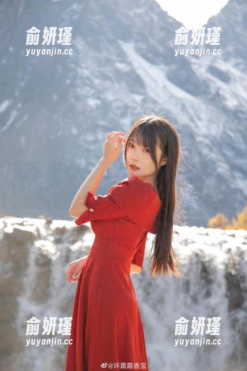 香草喵露露 香草喵露露的旅拍美图精彩合集,揭秘她的精彩瞬间与魅力。