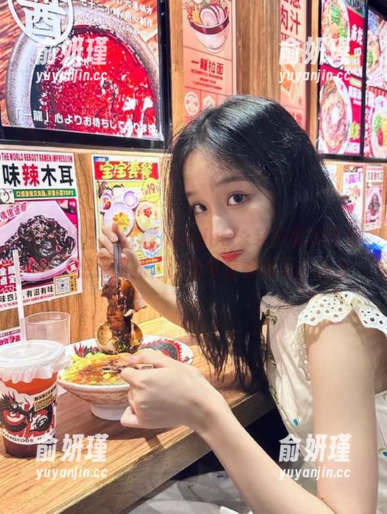 魅妍社 - 赵欢颜Jessica泳装写真美图合集，感受阳光、沙滩与青春的无尽魅力