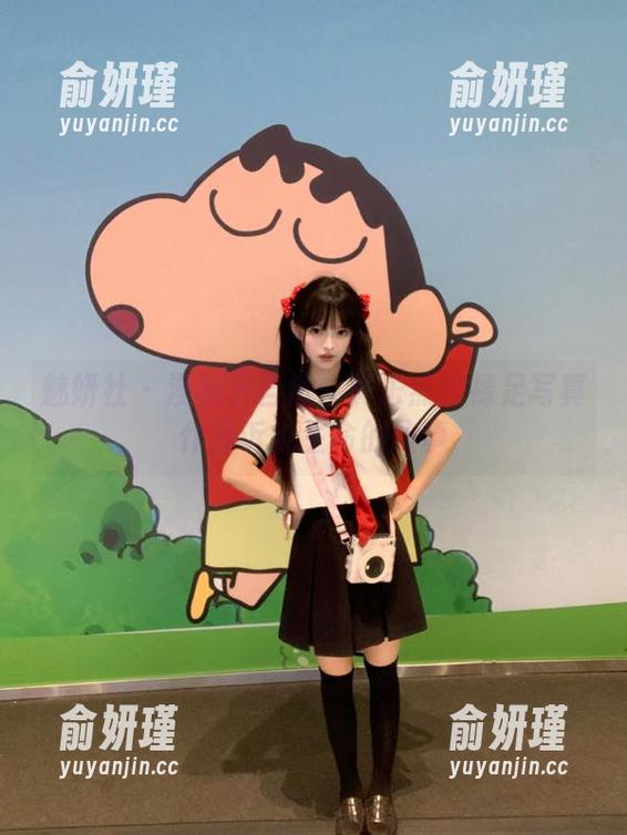 魅妍社 - 漫步于自然：黄乐然的裸足写真作品诉说生命的故事